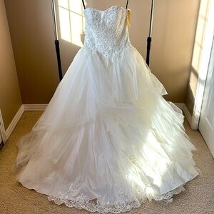 Kellys wedding dress. Beautiful under lace, princess gown.